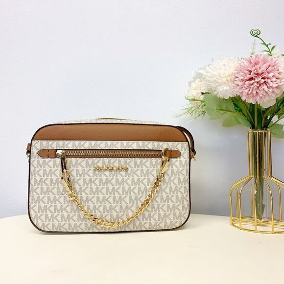 Michael Kors Jet Set Item 35S1GTTC9B Lg Zip Chain MK Sig Crossbody Bag Vanilla - Picture 1 of 7